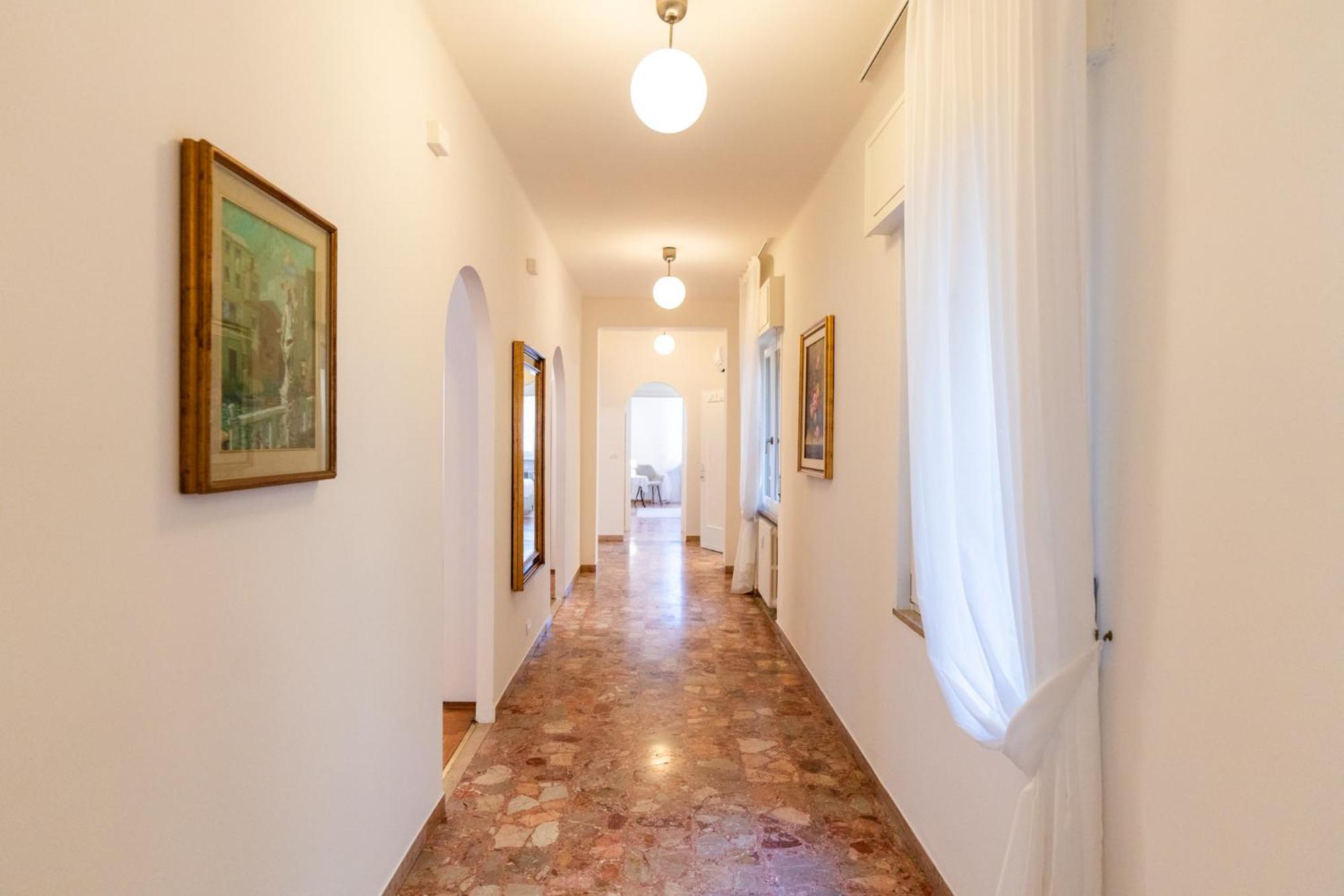 Elegante Residenza Con Affaccio Su Porta Leoni - Domus Verona — Photos 3